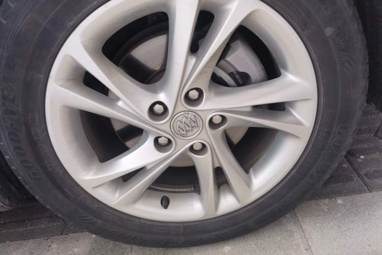 Used Buick Regal 2022 552T Smart Edition Right Front Wheel Hub