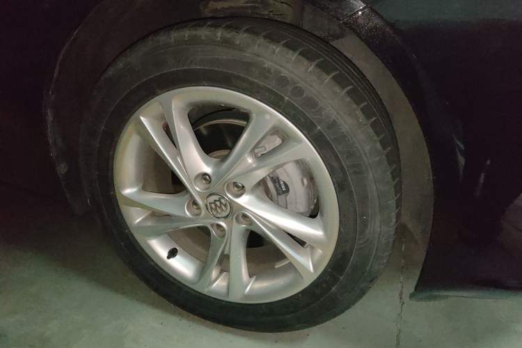 Used Buick Regal 2022 552T Smart Edition Right Front Wheel Hub