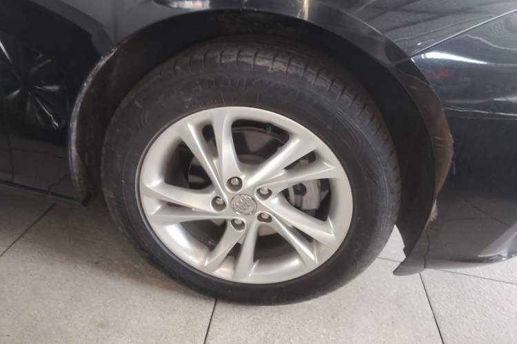 Used Buick Regal 2022 552T Smart Edition Right Front Wheel Hub