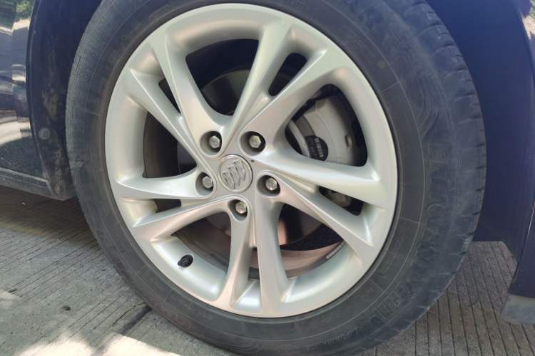Used Buick Regal 2022 552T Smart Edition Right Front Wheel Hub
