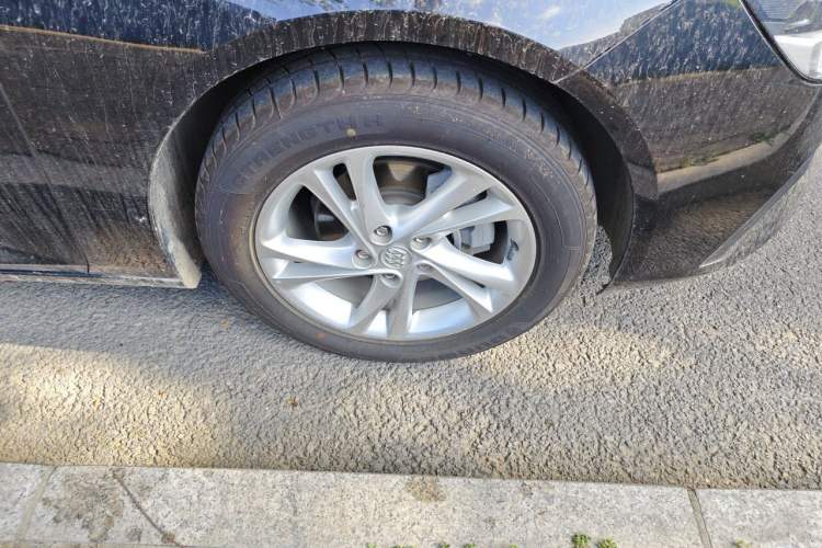 Used Buick Regal 2022 552T Smart Edition Right Front Wheel Hub