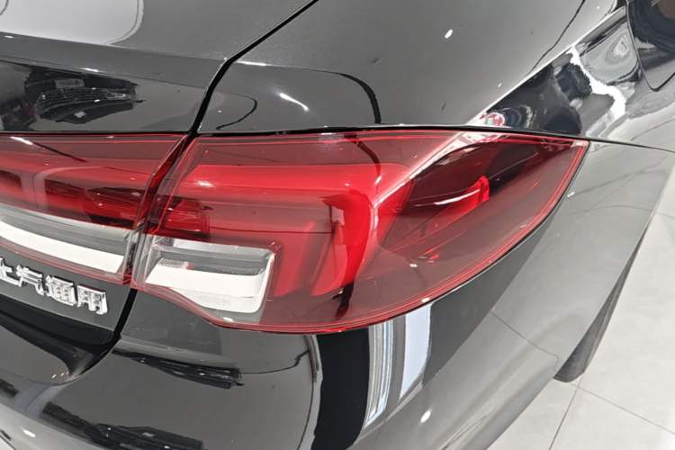 Used Buick Regal 2022 552T Smart Edition Right Rear Taillight