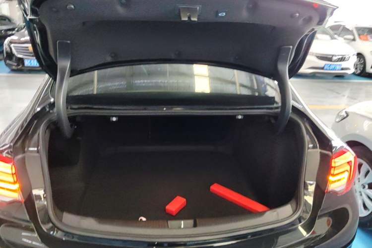Used Buick Regal 2022 552T Smart Edition Trunk