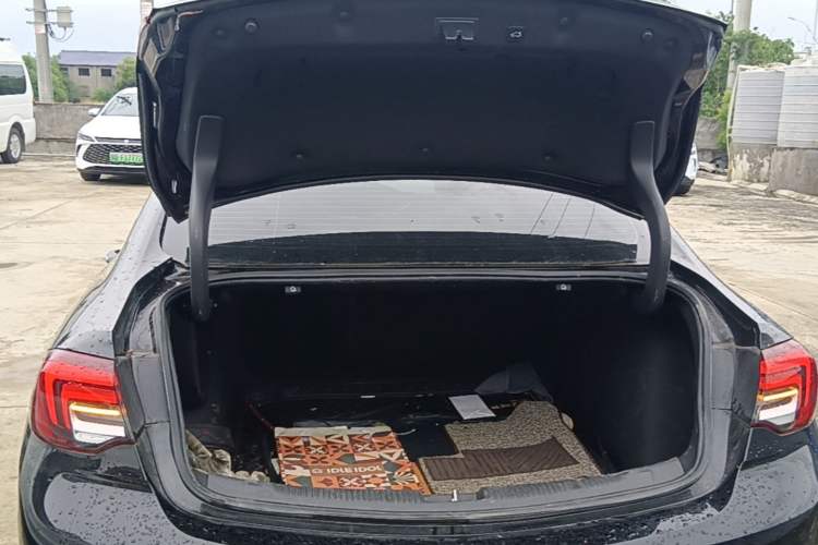 Used Buick Regal 2022 552T Smart Edition Trunk