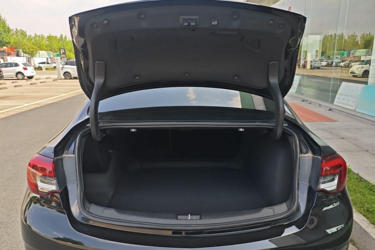 Used Buick Regal 2022 552T Smart Edition Trunk