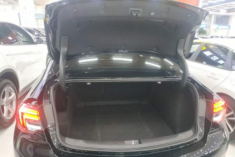 Used Buick Regal 2022 552T Smart Edition Trunk