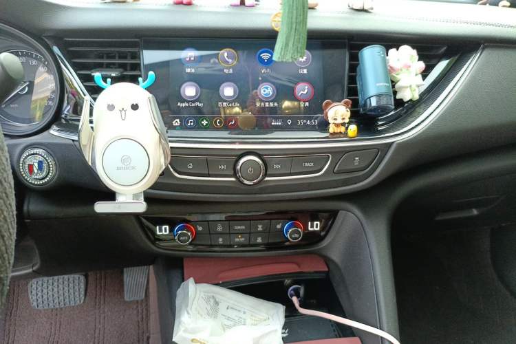 Used Buick Regal 2022 552T Smart Edition Audio And AC Panel