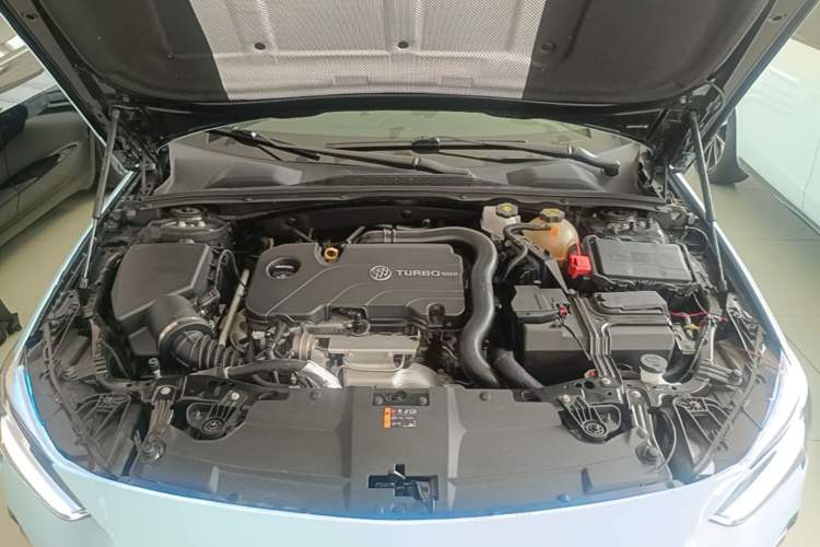 Used Buick Regal 2022 552T Smart Edition Engine Bay