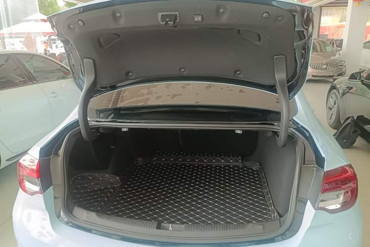 Used Buick Regal 2022 552T Smart Edition Trunk