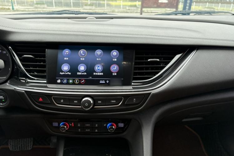 Used Buick Regal 2022 552T Smart Edition Audio And AC Panel