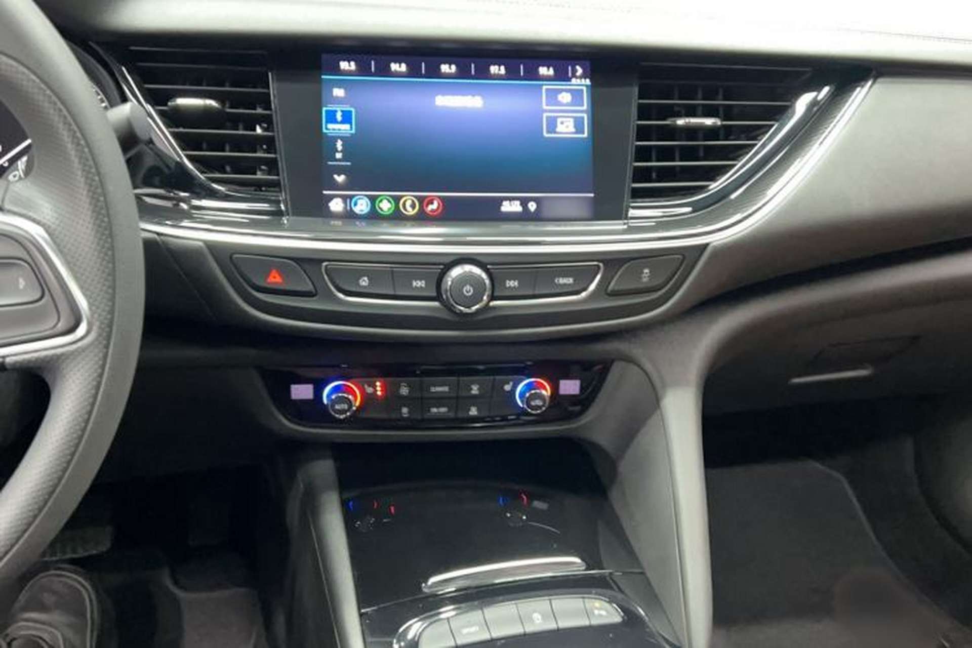 Used Buick Regal 2022 552T Smart Edition Audio And AC Panel