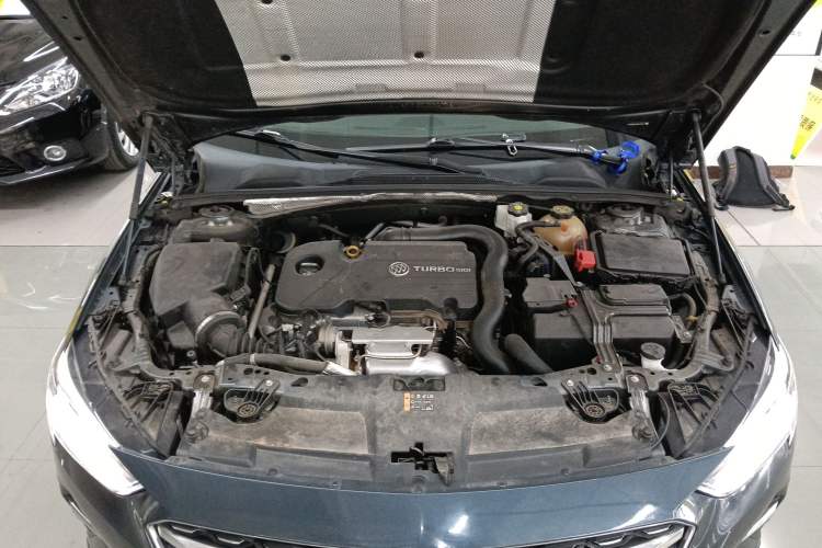 Used Buick Regal 2022 552T Smart Edition Engine Bay