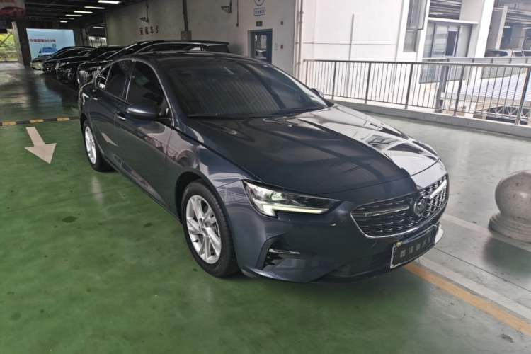 Used Buick Regal 2022 552T Smart Edition Front Right 45 Deg