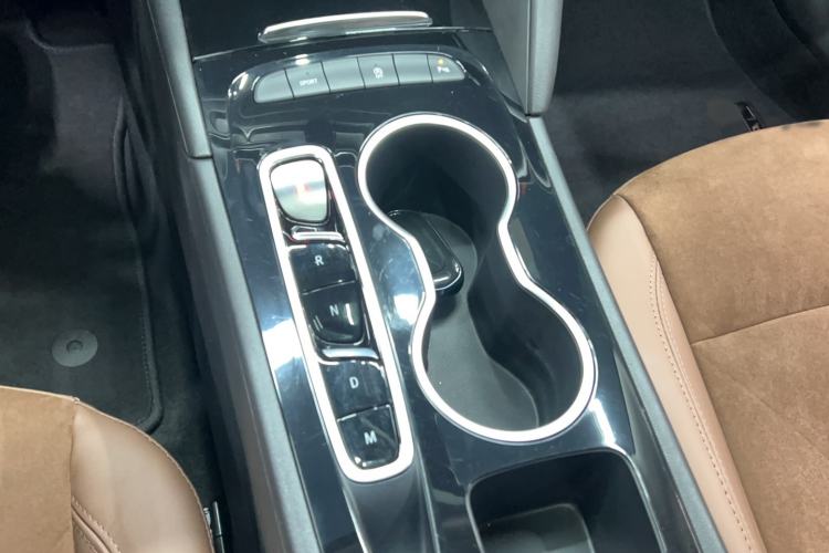 Used Buick Regal 2022 552T Smart Edition Gear Lever