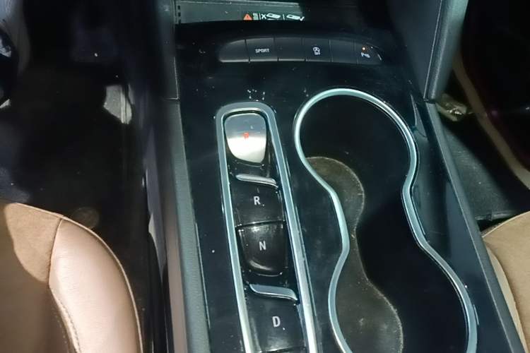Used Buick Regal 2022 552T Smart Edition Gear Lever