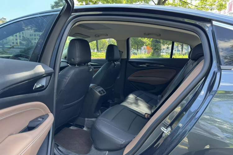 Used Buick Regal 2022 552T Smart Edition Interior 2