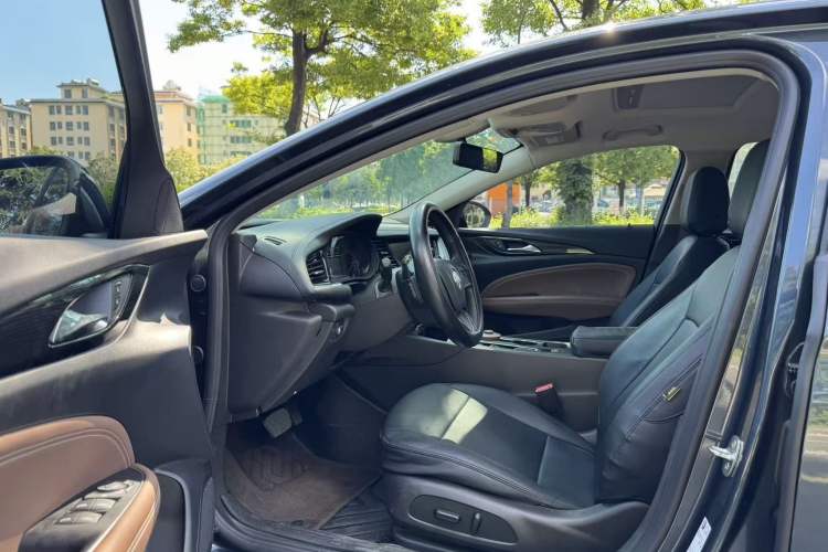Used Buick Regal 2022 552T Smart Edition Interior 3