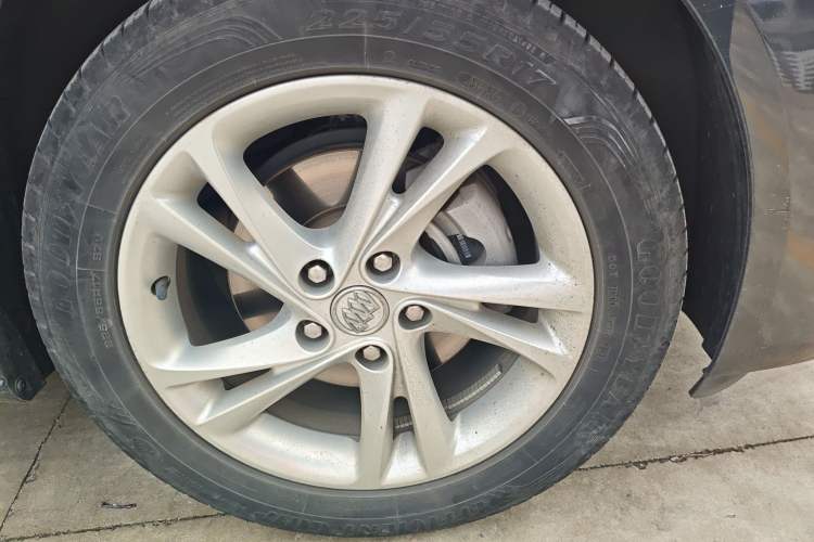 Used Buick Regal 2022 552T Smart Edition Right Front Wheel Hub