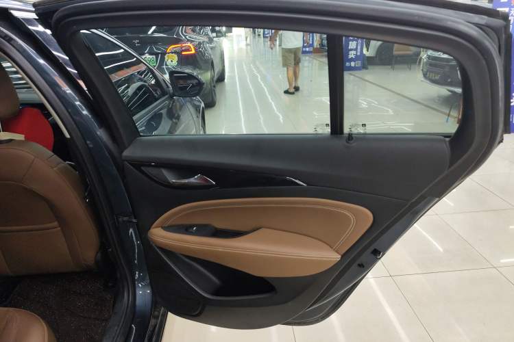 Used Buick Regal 2022 552T Smart Edition Right Rear Door Interior