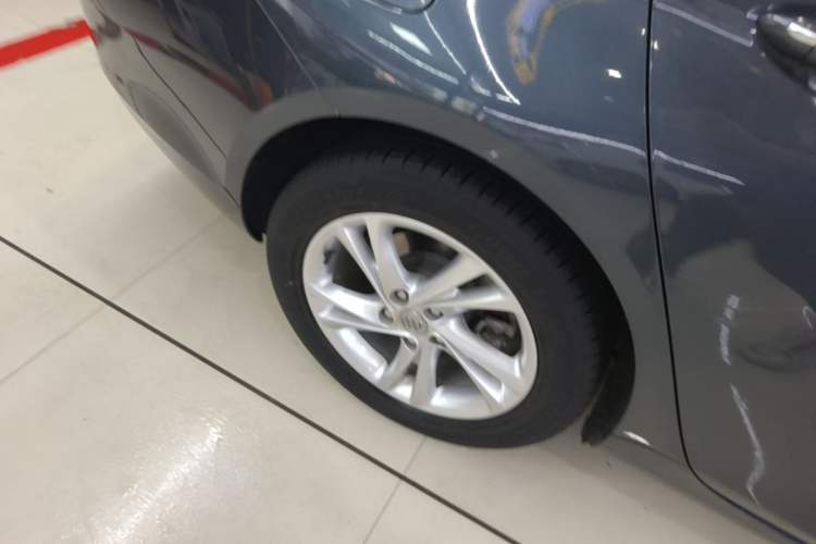Used Buick Regal 2022 552T Smart Edition Right Rear Wheel Hub