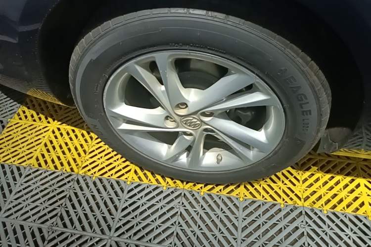 Used Buick Regal 2022 552T Smart Edition Right Rear Wheel Hub
