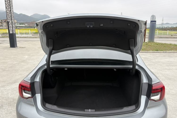 Used Buick Regal 2022 552T Smart Edition Trunk