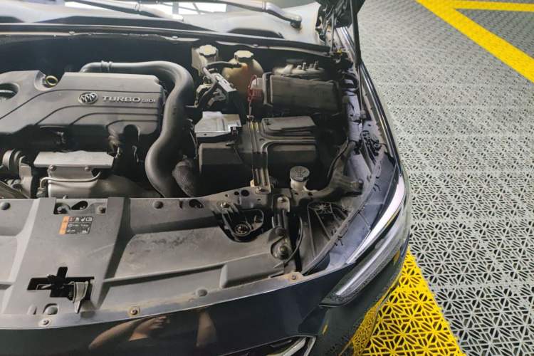 Used Buick Regal 2022 552T Smart Edition Engine Bay Left