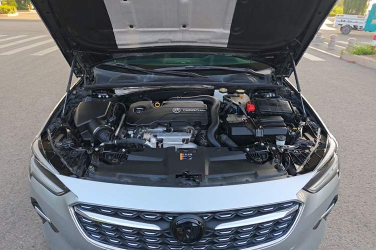 Used Buick Regal 2022 552T Smart Edition Engine Bay