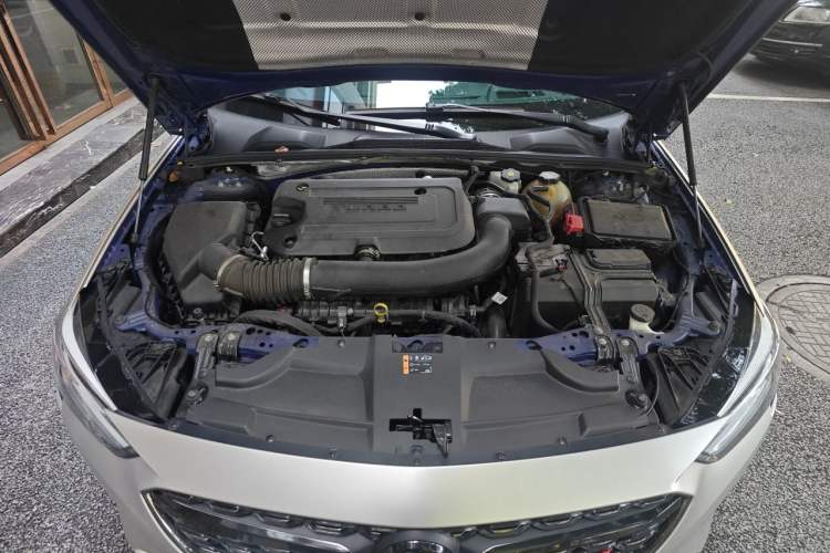 Used Buick Regal 2022 GS Prestige Model Engine Bay