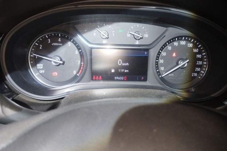 Used Buick Regal 2022 552T Smart Edition Odometer Close Up