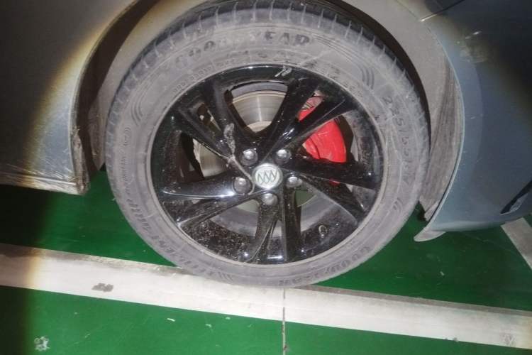 Used Buick Regal 2022 552T Smart Edition Right Front Wheel Hub
