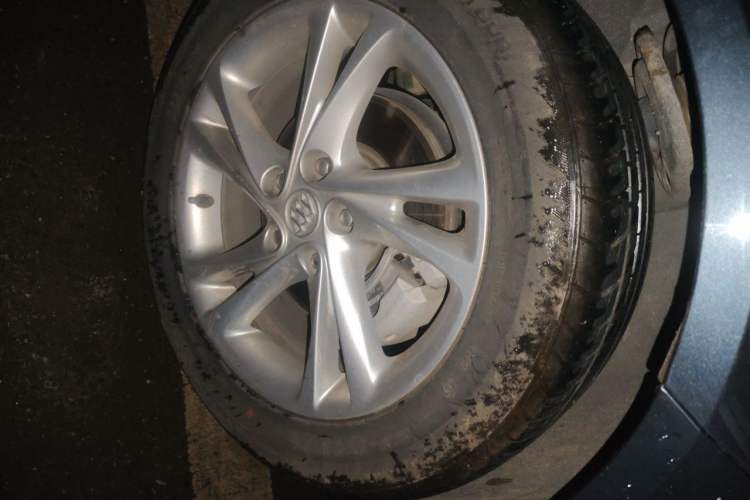 Used Buick Regal 2022 552T Smart Edition Right Front Wheel Hub