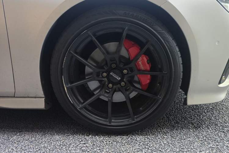 Used Buick Regal 2022 GS Prestige Model Right Front Wheel Hub