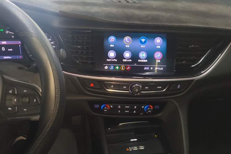 Used Buick Regal 2022 552T Smart Edition Audio And AC Panel