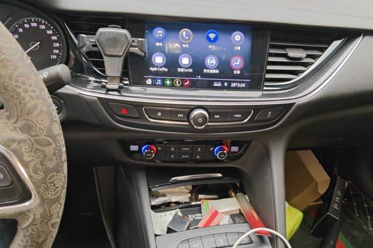 Used Buick Regal 2022 552T Smart Edition Audio And AC Panel