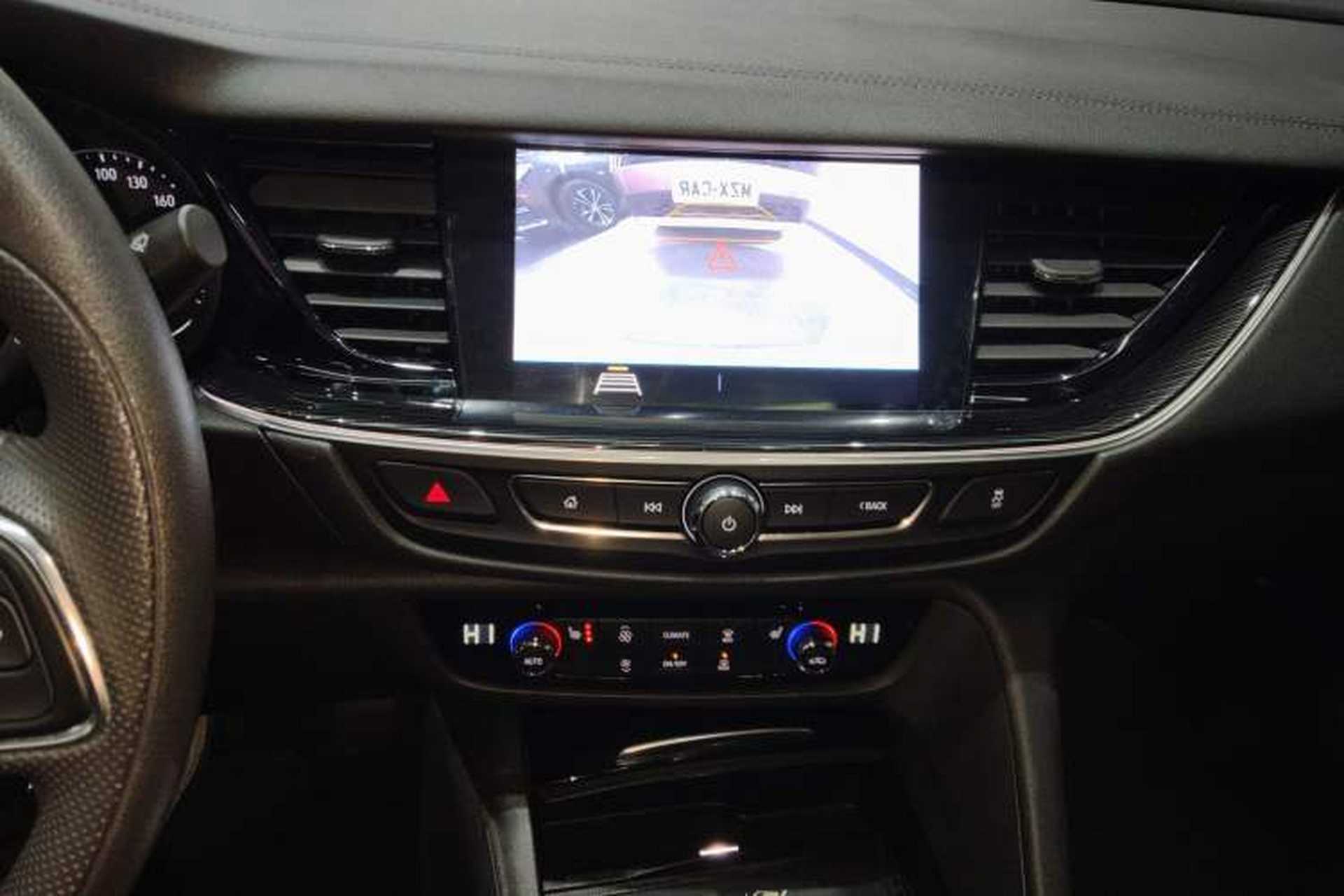 Used Buick Regal 2022 552T Smart Edition Audio And AC Panel