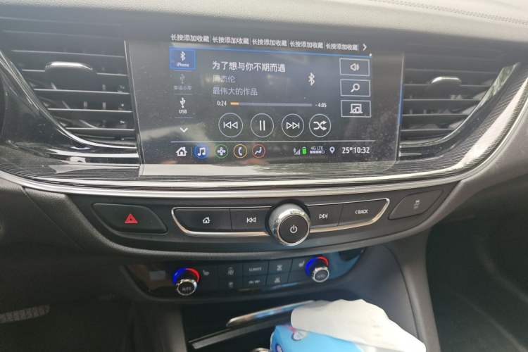 Used Buick Regal 2022 552T Smart Edition Audio And AC Panel