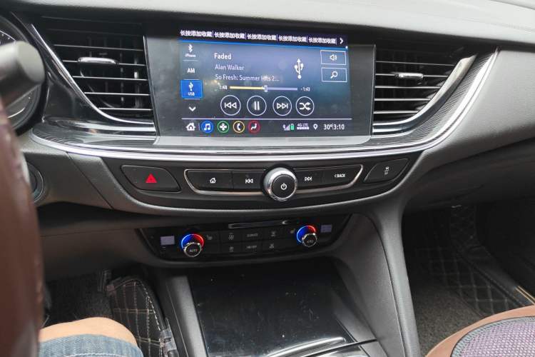 Used Buick Regal 2022 552T Smart Edition Audio And AC Panel