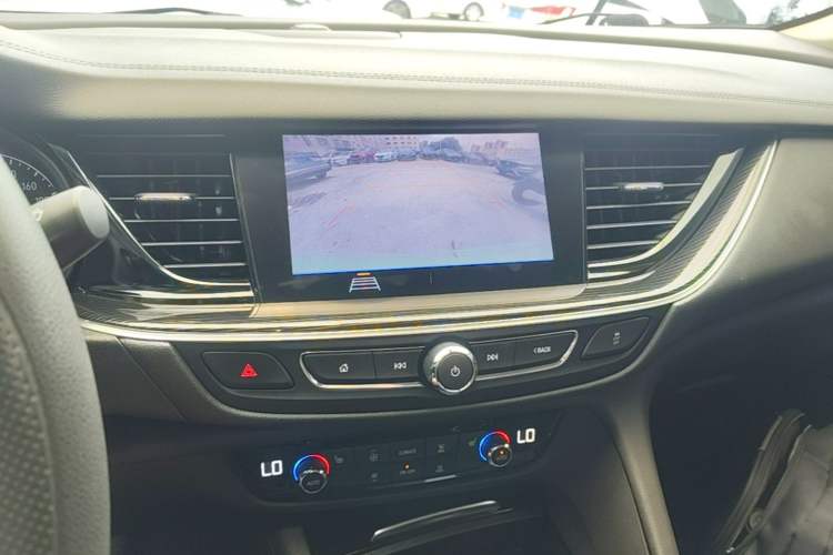 Used Buick Regal 2022 552T Smart Edition Audio And AC Panel
