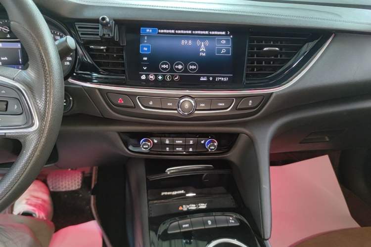 Used Buick Regal 2022 552T Smart Edition Audio And AC Panel