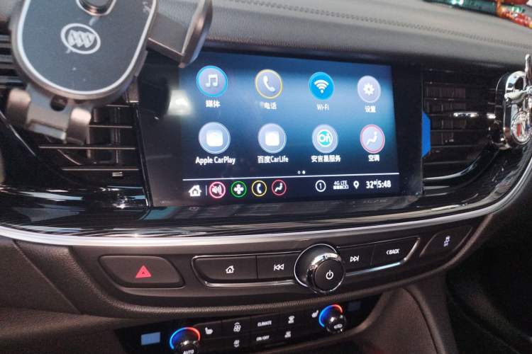 Used Buick Regal 2022 552T Smart Edition Audio And AC Panel