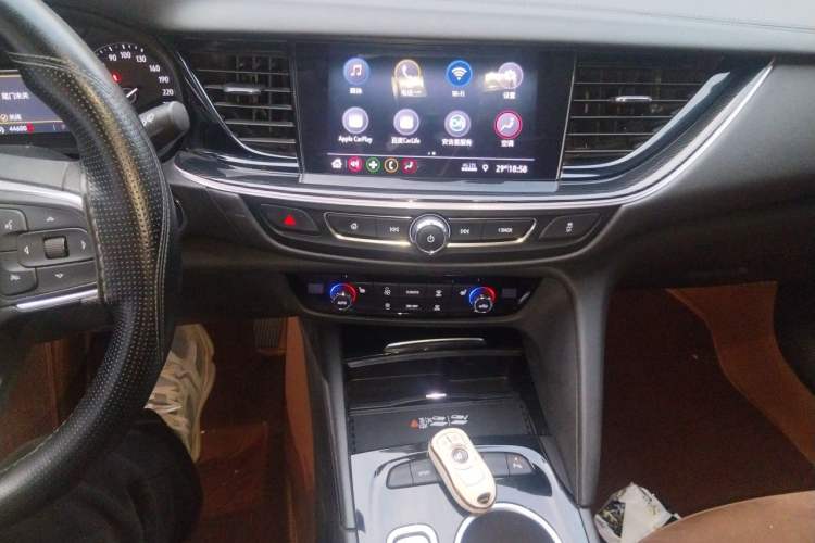 Used Buick Regal 2022 552T Smart Edition Audio And AC Panel