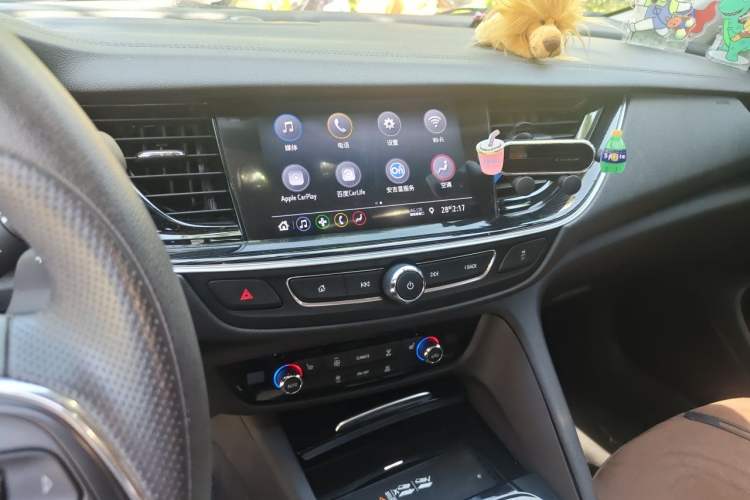 Used Buick Regal 2022 552T Smart Edition Audio And AC Panel