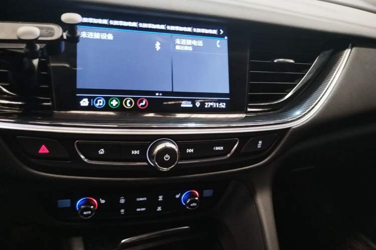 Used Buick Regal 2022 552T Smart Edition Audio And AC Panel