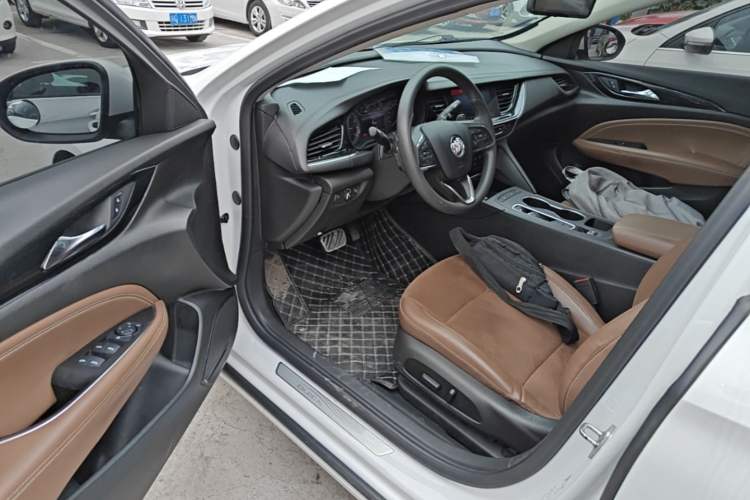 Used Buick Regal 2022 552T Smart Edition Driver Seat