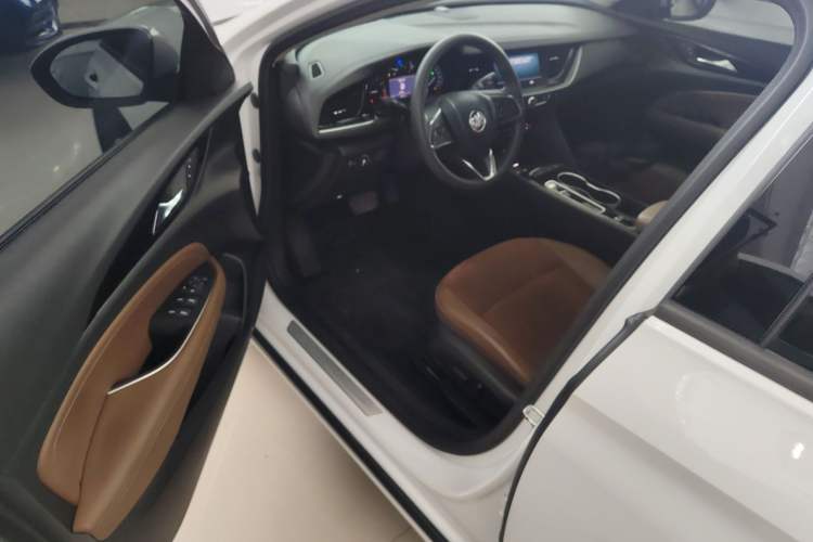 Used Buick Regal 2022 552T Smart Edition Driver Seat