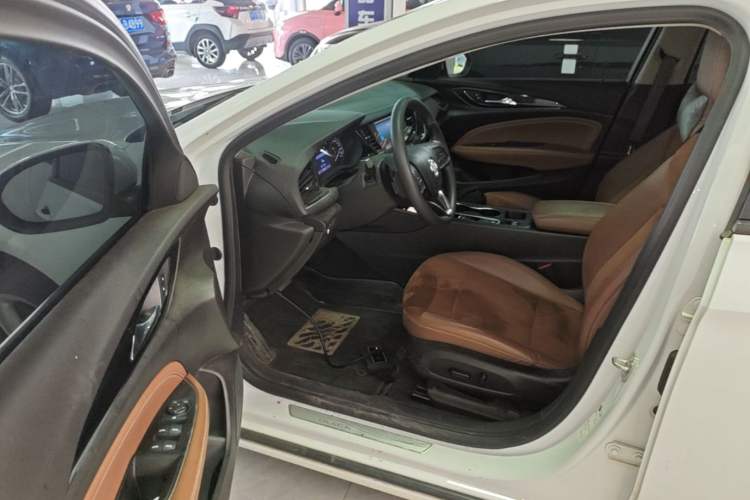 Used Buick Regal 2022 552T Smart Edition Driver Seat