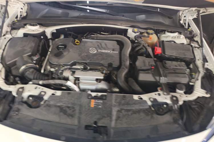 Used Buick Regal 2022 552T Smart Edition Engine Bay
