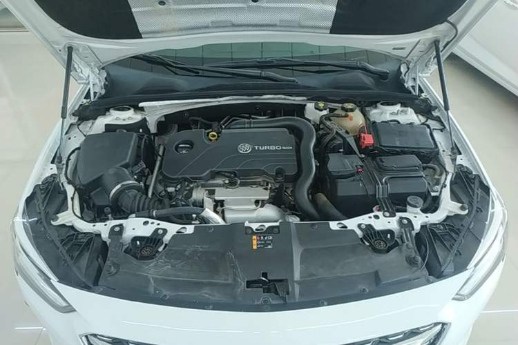 Used Buick Regal 2022 552T Smart Edition Engine Bay