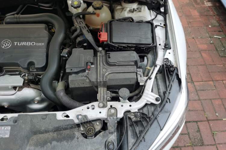 Used Buick Regal 2022 552T Smart Edition Engine Bay Left